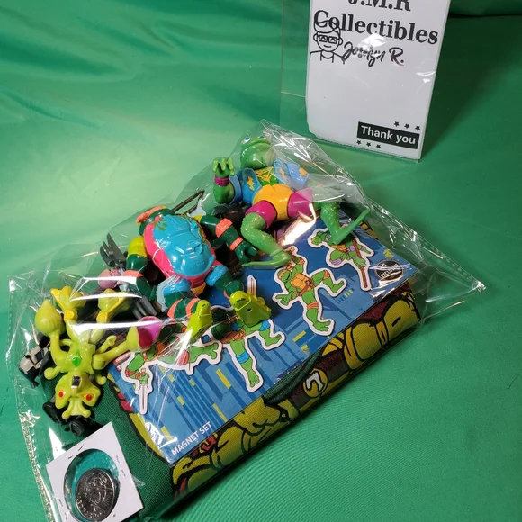 Vintage Teenage Mutant Ninja Turtles (TMNT) Action Figure & Merchandise Lot - Picture 14 of 17